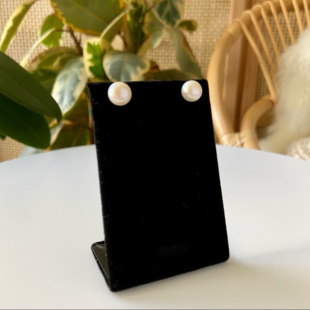 Vintage Pearl Stud Earrings